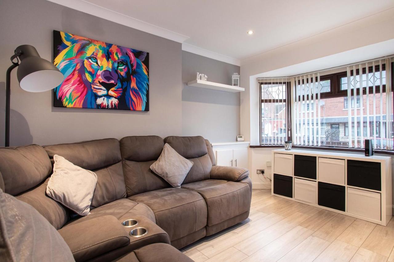 Refurbished Home, 8 Mins To Cc Belfast Exterior photo