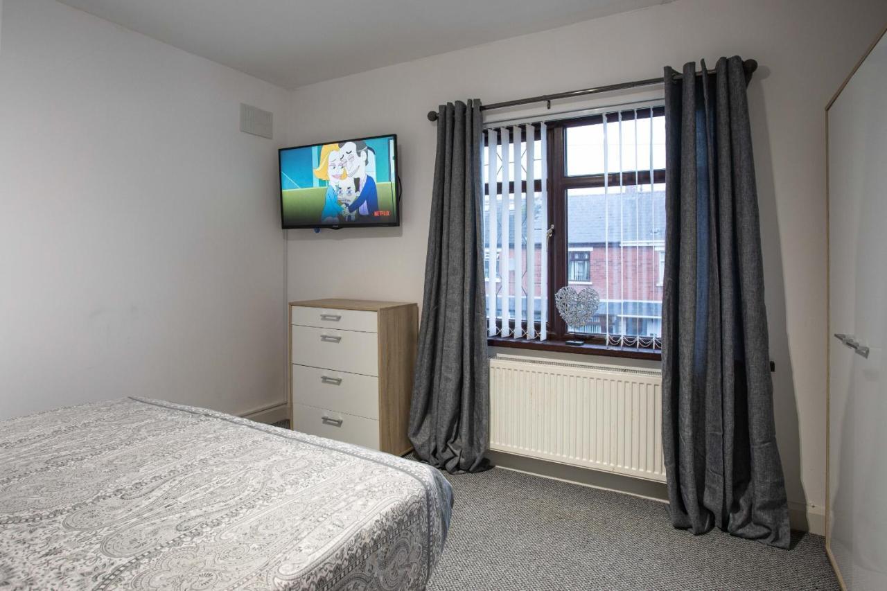 Refurbished Home, 8 Mins To Cc Belfast Exterior photo
