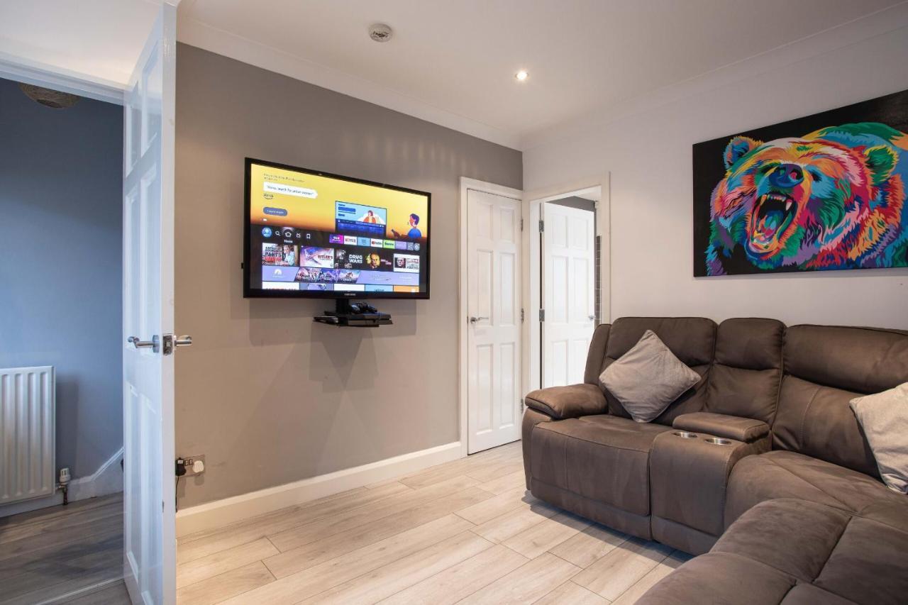 Refurbished Home, 8 Mins To Cc Belfast Exterior photo